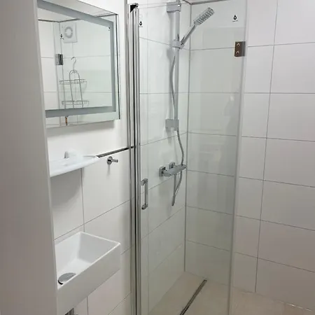 Apartament Haberstrasse 4b, Neumuenser *